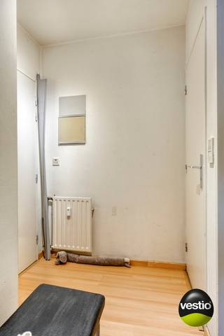 Tussen de grote en kleine ring van Hasselt, aan de Casterstraat, vindt u deze gezellige studio op de achtste verdieping! Een knus en lichtrijke...