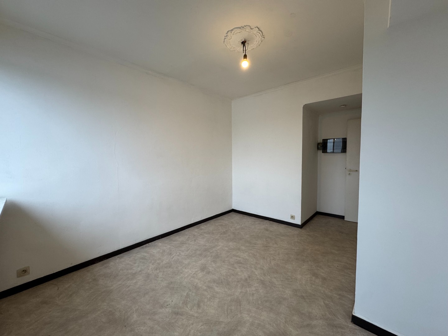 Appartement op het 5de verdiep te huur - foto 5
