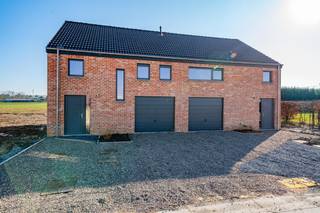 MAISON NEUVE PRÊTE A VIVREProjet de 6 maisons neuves située dans un cadre champêtre à 2 pas du centre ville de Huy.Sur une parcelle de 456m2, cette...