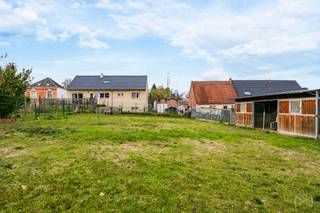 HOEILAART – Découvrez cette maison moderne située à distance de marche de la gare et des commerces. Construite en 2005, elle offre +/- 300 m²...