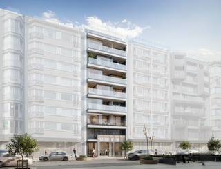 Prachtig nieuwbouwappartement op de eerste verdieping van residentie Rivoli, gelegen in de Zeelaan. Het appartement geniet dankzij de ligging over de volledige gevelbreedte van uitzonderlijk veel lichtinval en ruimte.<br /><br />Het omvat een ruime woonkamer met grote raampartijen, een volledig ingerichte keuken, 2 slaapkamers, 2 badkamers en een groot terras aan de achterzijde. Er is ook een praktische berging aanwezig.<br /><br />Verder beschikt het appartement over KNX-domotica, ingebouwde spots en LED-verlichting en een Smart Air-systeem met warmtepomp voor zowel verwarming als volwaardige koeling. Het appartement wordt volledig geschilderd opgeleverd en voorzien van dubbele gordijnrails aan elk raam.<br /><br />Inclusief ruime kelderberging en 2 fietsplaatsen.<br /><br /><strong>TROEVEN:</strong><br />- Energiezuinig <br />- High-end afwerking <br />- Topligging in De Panne<br />- Afzonderlijke bergruimtes + fietsenberging (incl. fietslift)<br /><br /><strong>Huurprijs: € 1.425/maand.<br />Syndickosten: €135/maand provisie, met jaarlijkse afrekening na de AV.</strong><br /><br /><span><em><strong>Beschikbaar tegen het einde van het jaar.</strong></em></span>