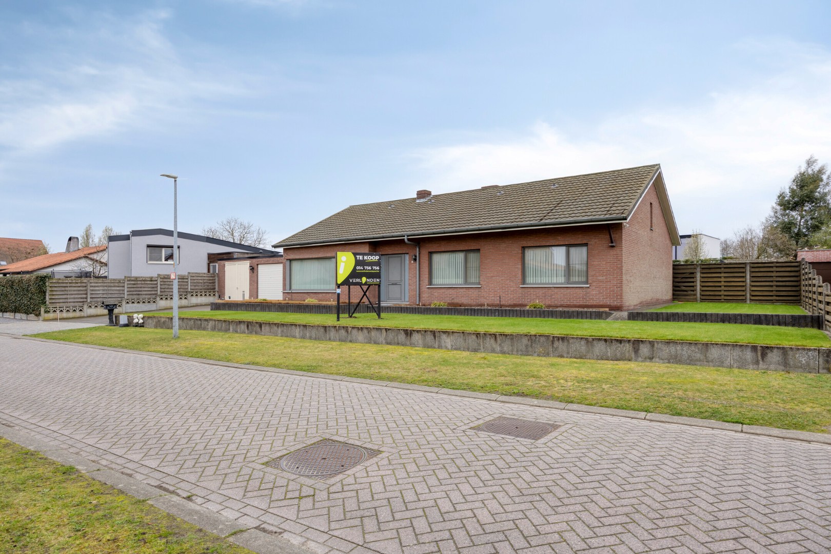 Ruim ingedeelde gelijkvloers woning op een mooi breed perceel van 812 m². - foto 1