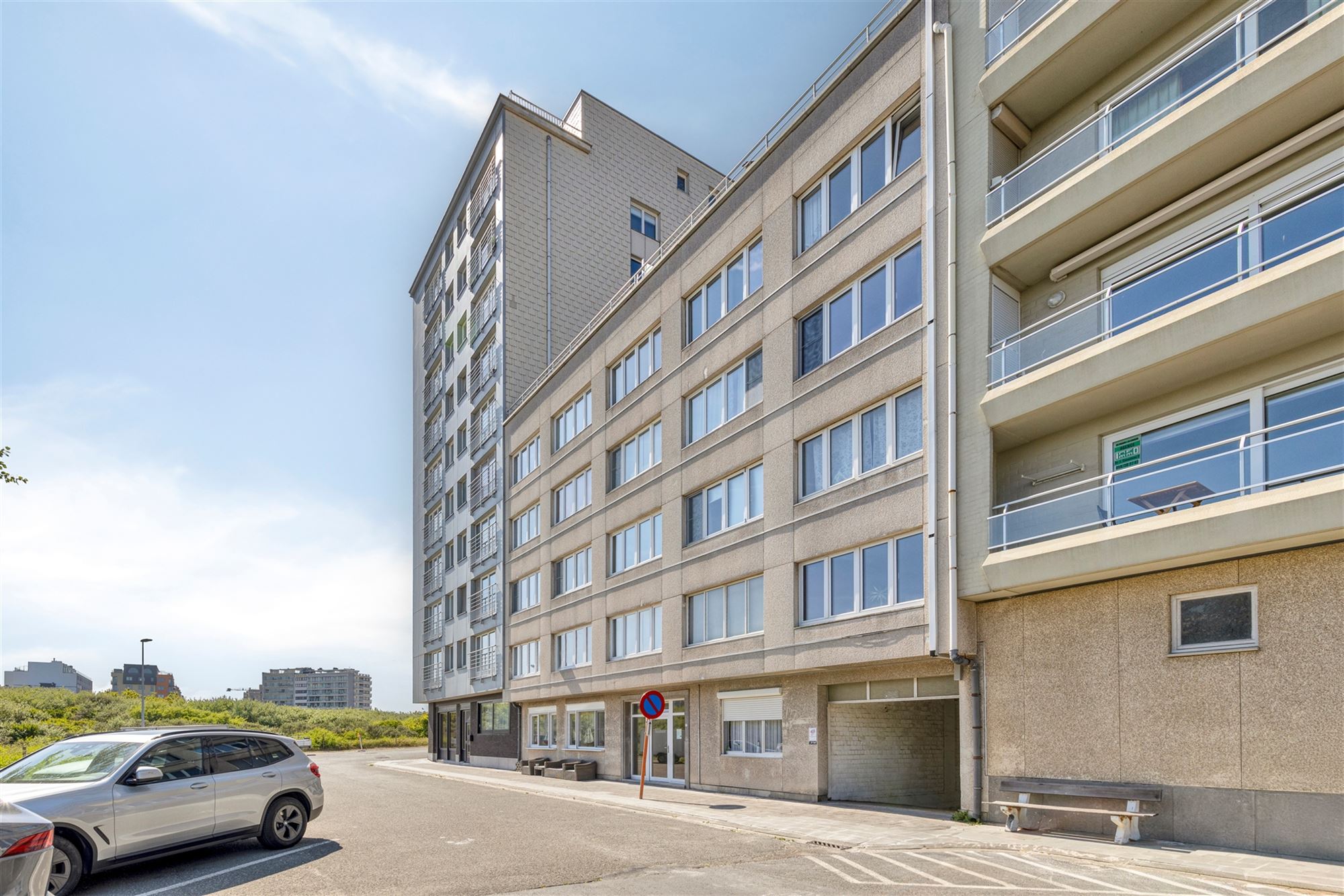 Gelijkvloers appartement met 2 slaapkamers - foto 1