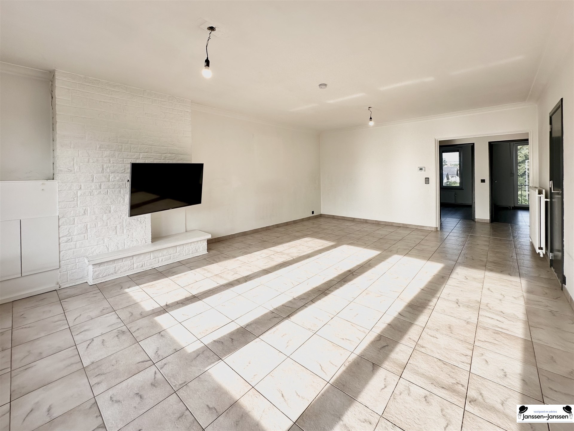 Duplex Appartement (108m²) met 3 tot 4 Slaapkamers, Garagebox en Terras (30m²) in Schoten - foto 2