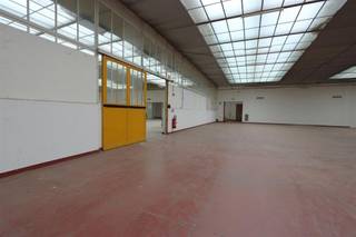 In de Dellingstraat te Mechelen bieden wij een ruim en flexibel indeelbaar magazijn aan met een totale oppervlakte van 2.180 m². Het magazijn kan...