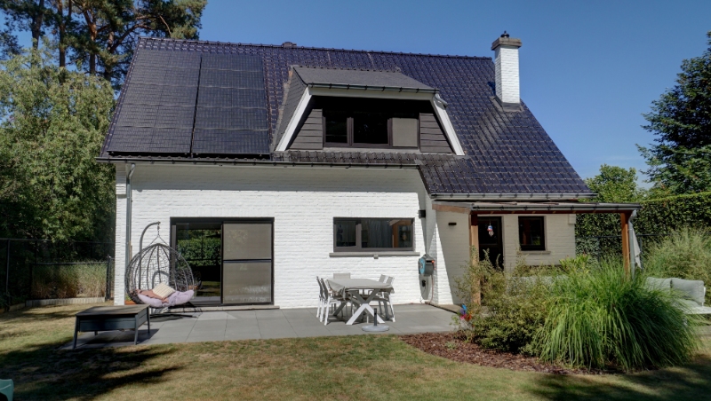 Charmante vernieuwde villa van 180m² op 7 are 87 ca - foto 2