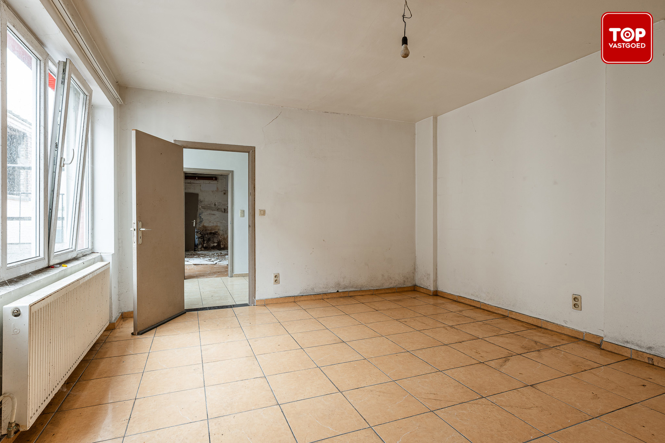 Te renoveren appartement met privé-ingang en tal van mogelijkheden. - foto 5