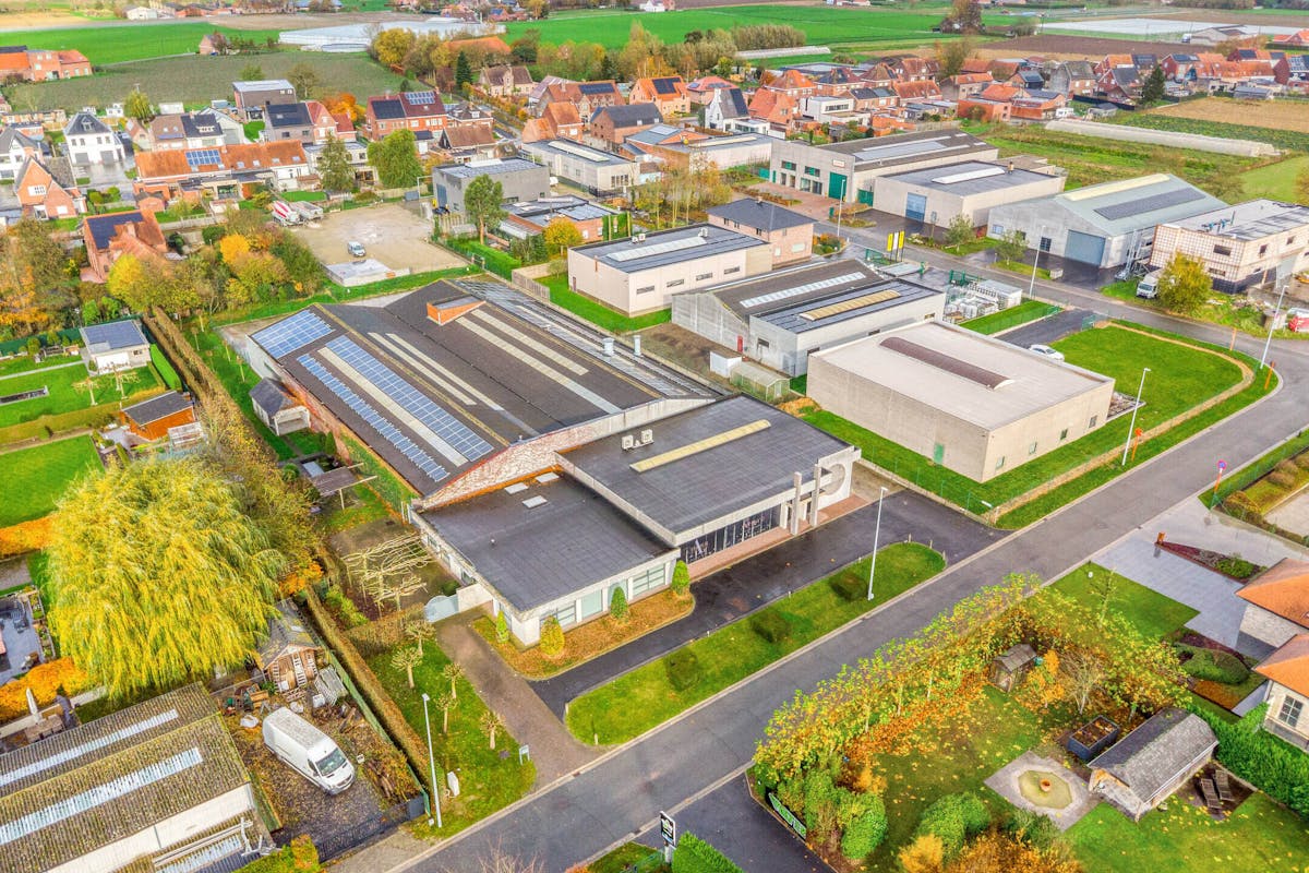 Bedrijfsgebouw van ca. 1.575 m² in Oostnieuwkerke-Staden - foto 3
