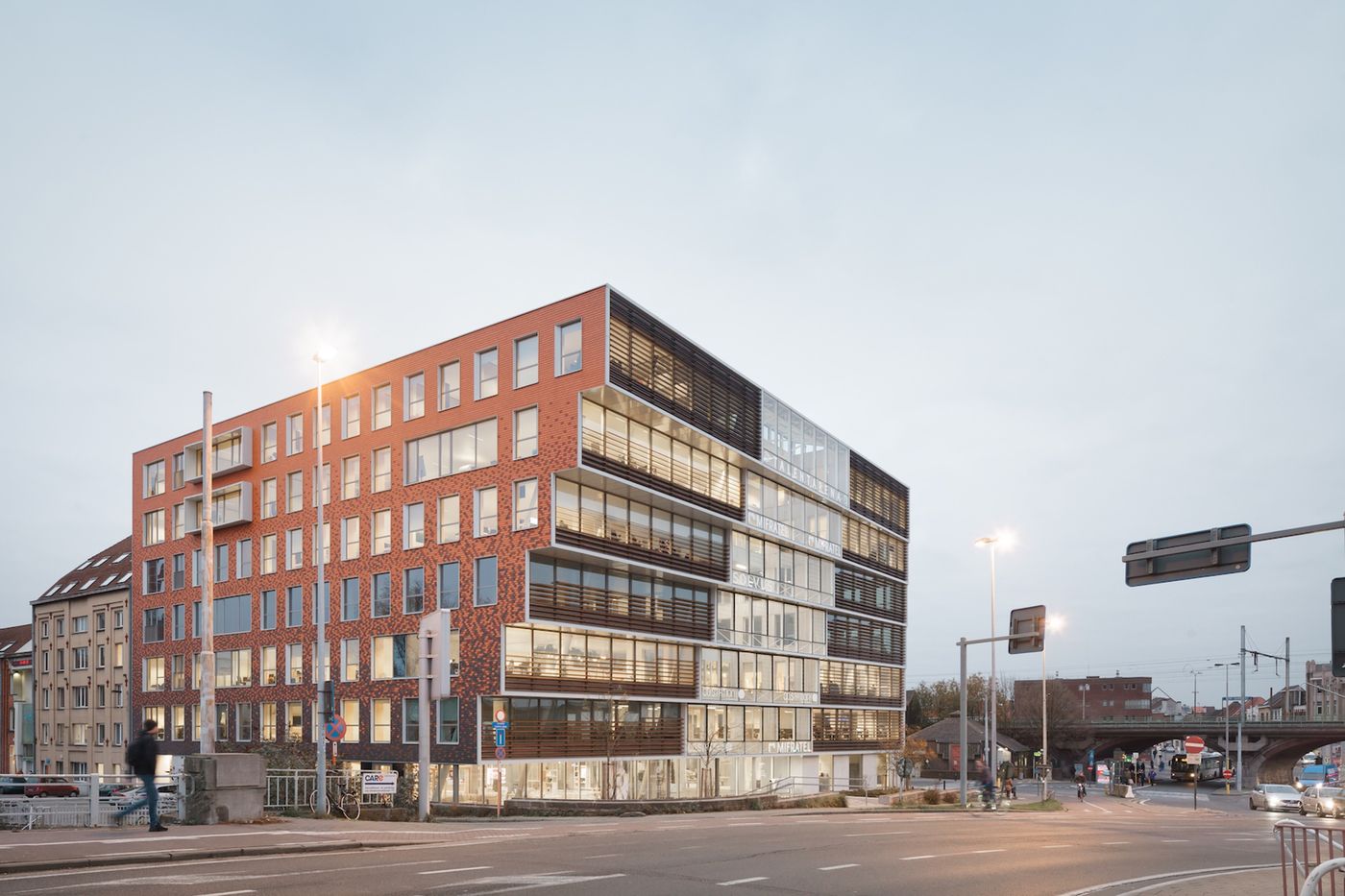 42 m² de bureaux modernes ALL-IN à proximité de la R40 et de la gare de Dampoort - photo 5