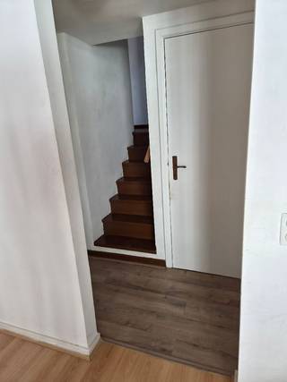 appartement duplex in centrum Antwerpen met 1 slaapkamer. Enkel telefonische oproepen worden toegelaten samen met bewijs van werkfiche en nederlands sprekend.