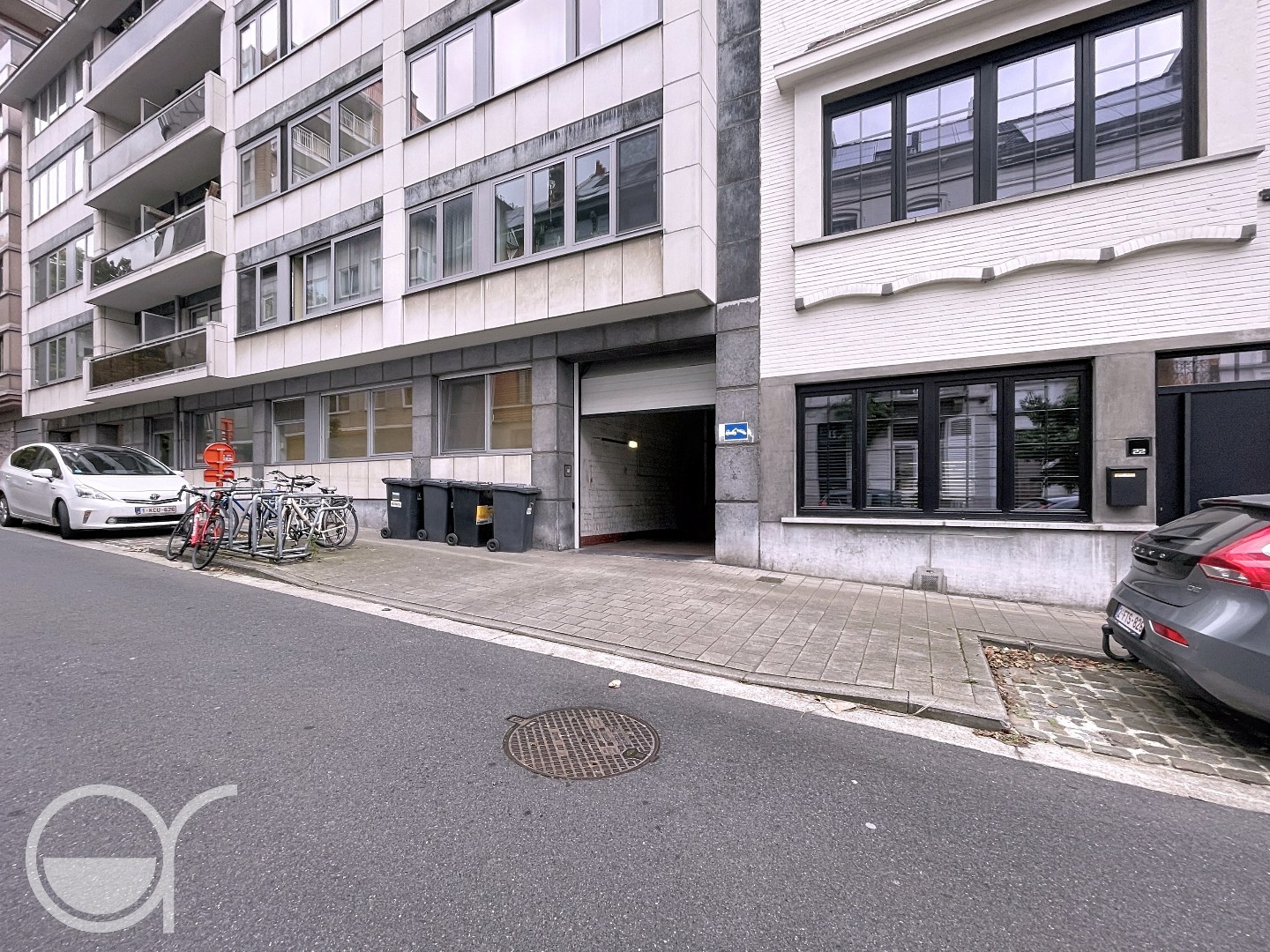 Autostaanplaats nabij Sint-Pietersstation te Gent. - foto 3