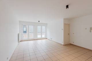 LiggingBen je op zoek naar een mooi en instapklaar appartement in Zelzate? Zo gevonden met ERA Ryckaert. Het appartement ligt vlak aan het Groenplein...