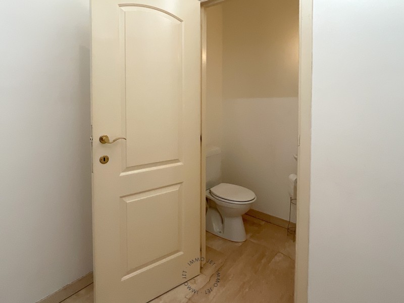 Apartment for sale in Beveren-Kruibeke-Zwijndrecht with 2 bedrooms - photo 2