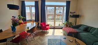Bovenste verdieping met magisch zicht op Antwerpen Noord en BorgerhoutIn een charmant jaren ’30 gebouw, op de bovenste verdieping, wacht een plek die...