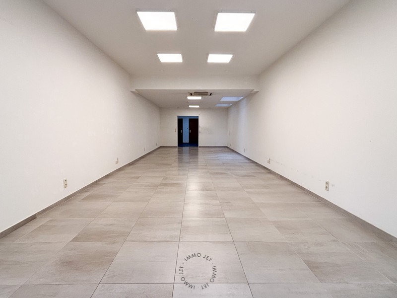 Commercial à louer à Beveren-Kruibeke-Zwijndrecht - photo 2