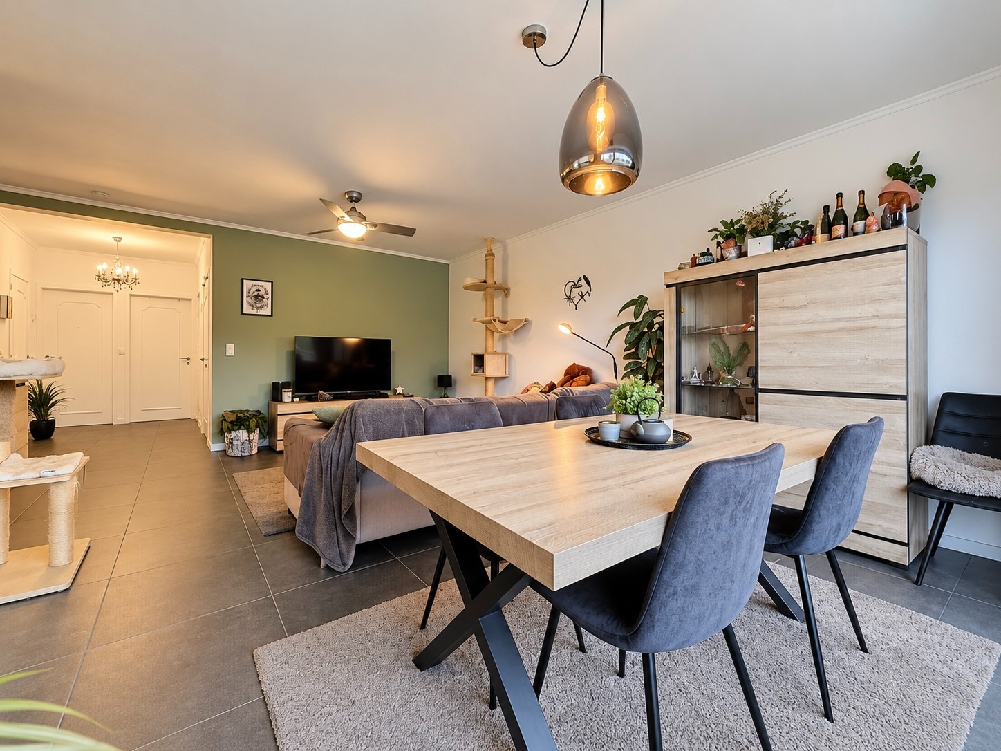 Volledig gerenoveerd appartement met 2 slaapkamers en garage in Lint - foto 4