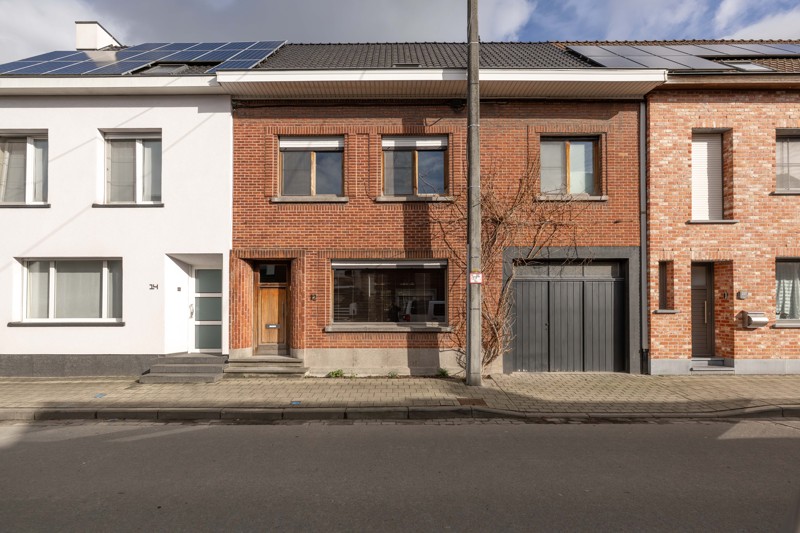 Verborgen parel met 3 slaapkamers en garage in Deerlijk TE KOOP! - foto 1