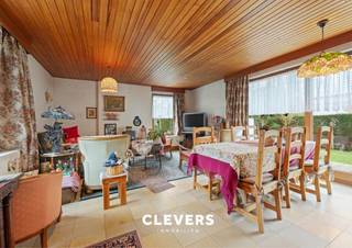 Deze woning is gelegen in een zeer rustige, residentiële villawijk in Blankenberge.Deze bungalow bevindt zich op een perceel oppervlakte van 441m² en...