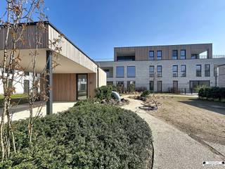 <p><span>Luxury energy efficient new construction apartment 0.2 located in block A </span></p><p><span> </span></p><p><span>The ground floor apartment has an area of 115.3</span><span><sup>m2</sup></span><span>, 3 bedrooms, 2 bathrooms and a terrace so you can always enjoy the surroundings in peace. </span></p><p><span>Underground there is a spacious parking garage with garage boxes, car parking spaces and separate storage rooms.</span></p><p><span> </span></p><p><span>Each apartment is equipped with underfloor heating by means of an air-water heat pump and with a mechanical ventilation system type C+evo. </span></p><p><span>The BEN requirements (nearly energy neutral) are realized by paying special attention to airtightness, good insulation, economical heating systems and solar panels. Each unit will be finished with high-quality materials. </span></p><p><span> </span></p><p><span>The layout of the apartment/home is as follows: a spacious living area followed by an open kitchen (together with an area of about 40</span><span><sup>m2</sup></span><span>), laundry room / storage room, night hall with access to the 3 bedrooms,</span></p><p><span>2 bathrooms with shower and bathtub and a separate toilet.</span></p><p><span> </span></p><p><span>Furthermore, you determine the "look and feel" of your own apartment by making your choice at the indicated suppliers.</span></p><p><span> </span></p><p><span>Price of the apartment</span></p><p><span>Land value: € 112 000.00 (excluding 12% RR) € 125 440.00 (including 12% RR)</span></p><p><span>Construction value: € 287 000.00 (excluding 21% VAT) € 347 270.00 (including 21% VAT)</span></p><p><span>TOTAL :</span><span>€ 399 000.00 (excluding costs) € 472 710.00 (including costs)</span></p><p><span> </span></p><p><span>For a visualization of the entire project, a scale model has been created and is on display at the office of Janssen and Janssen - Theo Verellenlaan 55, Gooreind Wuustwezel</span></p><p><span>In addition, the specifications and plans are available at the office by appointment: tel 03/663 44 44</span></p><p><span> </span></p><p><span>More information on www.janssenenjanssen.be</span></p><p><span> </span></p>