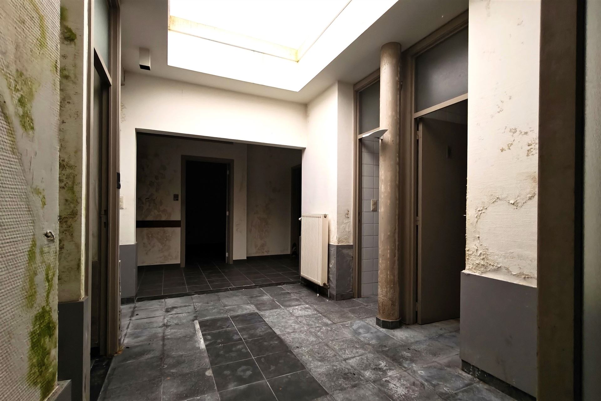 Te renoveren kantoorgebouw (311m²) in het historisch centrum van Borgloon - foto 5