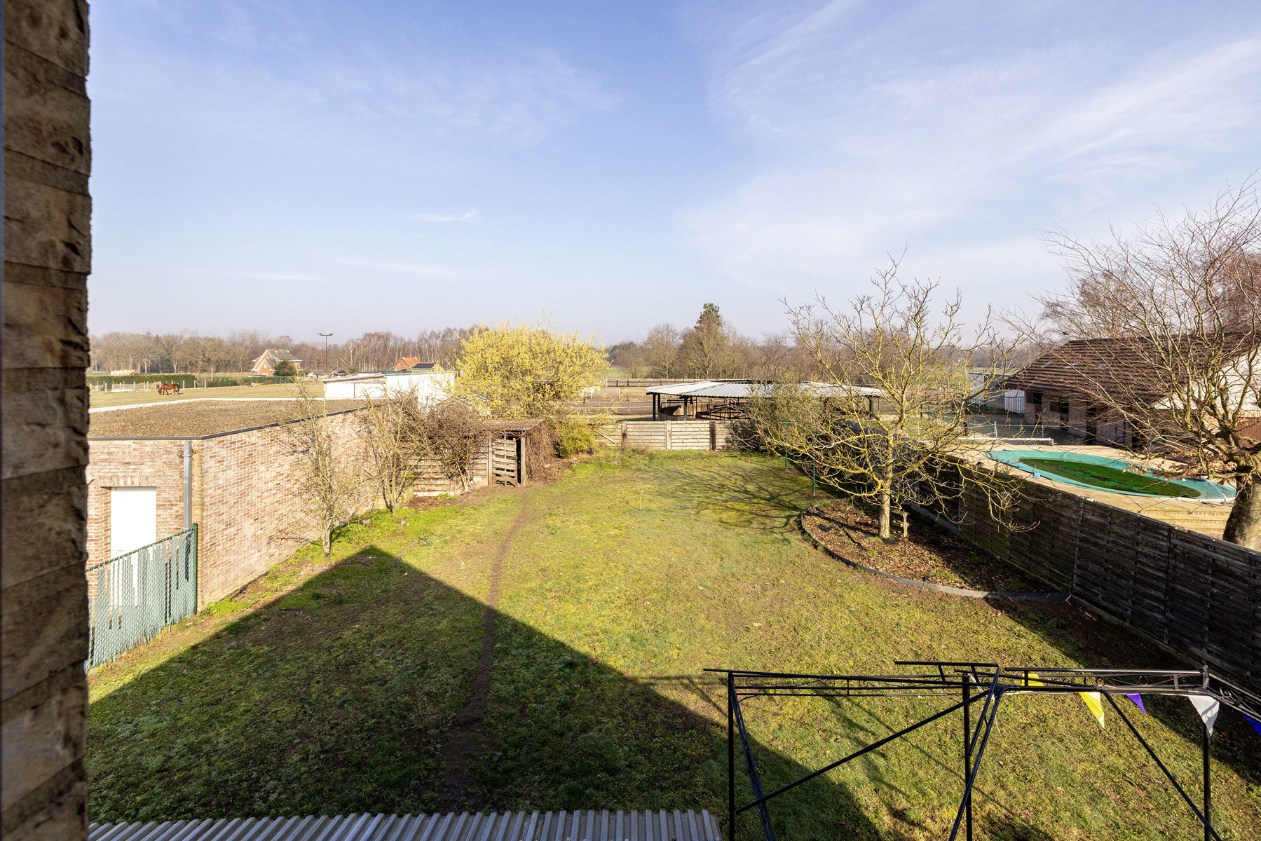 Zeer energiezuinige woning met 5 slpks op ca. 769 m² grond.  - foto 2