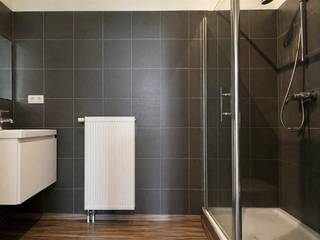 Surf naar www.abricasa.be en plan jouw verhuurafspraak in samen met onze digitale assistente Alice!Charmante studio op centrale ligging vlakbij het Eilandje! Dit appartement bevindt zich op de 3 de verdieping en bestaat uit een leefruimte met volledig ingerichte keuken en een badkamer met douche, toilet en lavabo.Er is ook een wasmachine en droogkast aanwezig. - NIET GEMEUBELD- Maandelijkse kosten: 140,- euro en bevatten: provisie gas, water en elektriciteit + minuterie gemeenschappelijke delen- Huurwaarborg: 1.830,- euro (3 maanden huur)- Beschikbaar: 01/06/2026- Type contract: Bepaalde duur (1 jaar) (verlengbaar)- EPC: 210 kWh/m² UC: 20220207-0002541179-RES-1Wens je jouw huis, appartement, bouwgrond of opbrengsteigendom te verkopen? Op zoek naar een vastgoedmakelaar voor de verhuur of het beheer van jouw eigendom(men)? Leer ons kennen! Abricasa staat voor een persoonlijke vastgoedbegeleiding van A tot Z! Bel ons voor een vrijblijvende afspraak op 03 259 04 04 of spring binnen op ons kantoor te Kasteelstraat 58 - 2000 Antwerpen! Je bent van harte welkom!