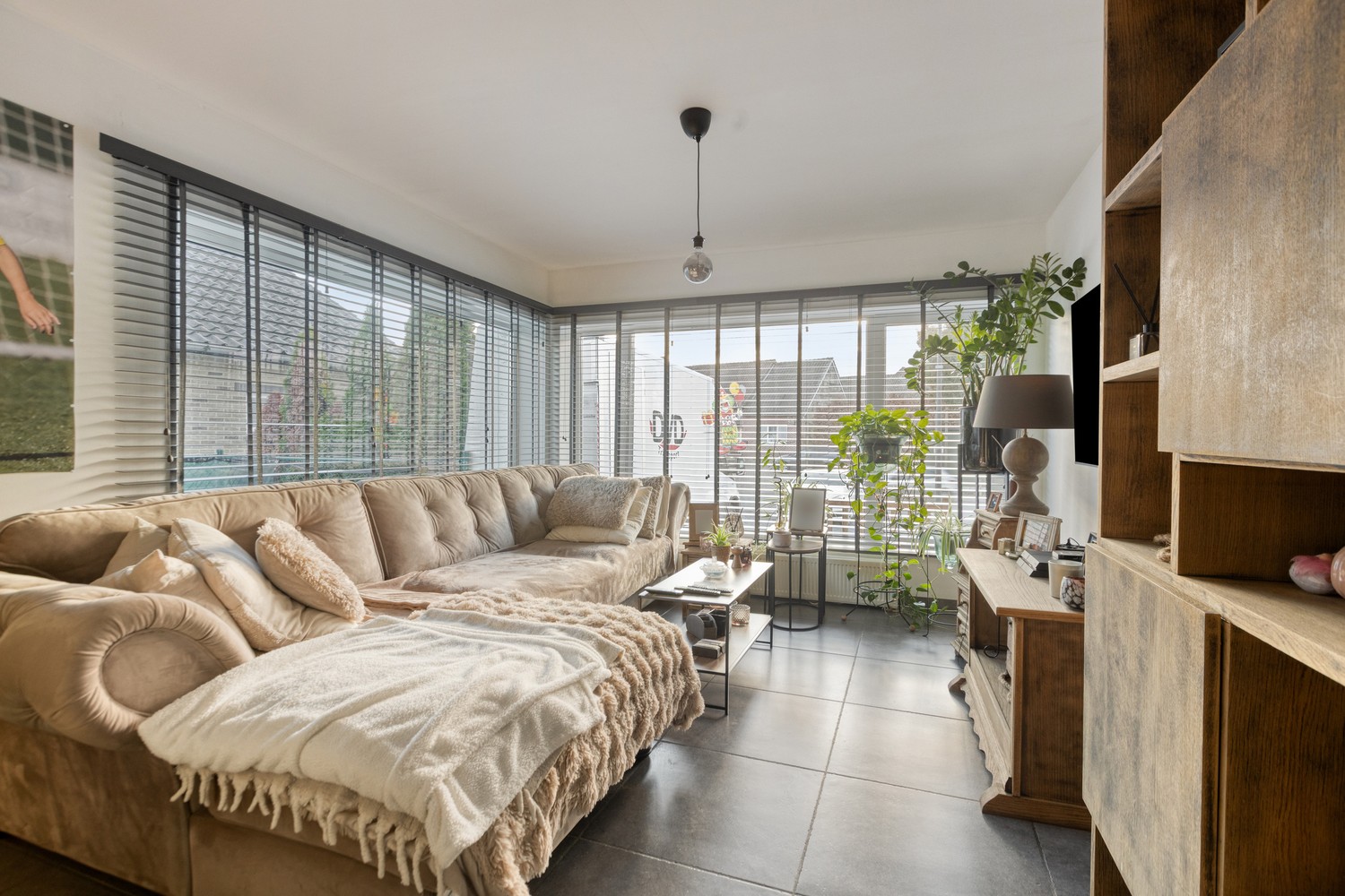 Charmante split-level woning met 3 slaapkamers en ruime tuin in Kotem, Maasmechelen. - foto 4