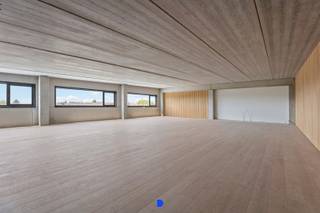 Interessante kantoorruimte met zeer centrale ligging dicht bij Roeselare en de oprit van de E403 in Lichtervelde.Geschikt voor diverse...