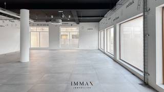 Ruim handelspand gelegen in Harelbeke Centrum op de hoek van het nieuwe Marktplein en de N43 ( Gent - Deinze - Kortrijk).Dankzij deze locatie heeft...