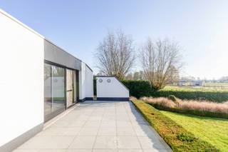 In het charmante Waasmunster bevindt zich deze prachtige open bebouwing op een royaal en perfect georiënteerd perceel van maar liefst 1.391 m²...