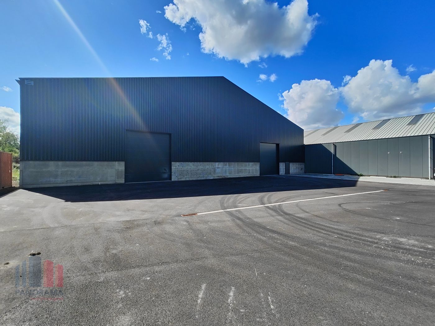 2.124 m² bedrijfsgebouw te huur net NAAST E40 - foto 2