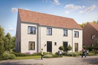 <strong>Hectaar bouwt hedendaagse en energiezuinige halfopen bebouwingen in een rustige, kindvriendelijke wijk in Meulebeke.</strong><br />Geniet van een centrale ligging op een steenworp van het centrum en vlotte verbindingen naar onder andere Tielt, Ingelmunster en Dentergem. Deze woningen combineren modern wooncomfort met een zuidgerichte tuin, ideaal voor gezinnen die op zoek zijn naar ruimte, licht en rust.<br />Dankzij de samenwerking met onze partnerleveranciers kunt u de afwerking volledig zelf bepalen, zodat uw nieuwe woning perfect aansluit bij uw persoonlijke stijl en wensen.<br /><br />Indeling van de woning:<br />Gelijkvloers: inkomhal met gastentoilet, lichtrijke leefruimte met open keuken, bergruimte<br />Eerste verdiep: nachthal, 3 volwaardige slaapkamers, badkamer met ligbad, inloopdouche, toilet en dubbele wastafel.<br />Zolder: toegankelijk via uitklapbare trap, ideaal als extra bergruimte.<br /><br />Extra troeven:
<ul>
<li>Rustige en kindvriendelijke ligging;</li>
<li>Vloerverwarming op het gelijkvloers;</li>
<li>Mogelijkheid tot lucht-water warmtepomp voor snelle beslissers (tot einde ruwbouw);</li>
<li>Zuidgerichte tuin;</li>
<li>Losstaande prefab garagebox inbegrepen in de prijs;</li>
<li>Afwerking op maat via partnerleveranciers.</li>
</ul>
Interesse in deze comfortabele nieuwbouwwoningen in Meulebeke? Neem gerust contact met ons op voor meer info!