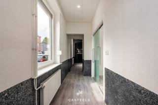 Deze charmante woning bevindt zich op toplocatie in Gent! (mobiscore 9,2/10!) op wandelafstand van Gent-Centrum en vlotte bereikbaarheid zowel...