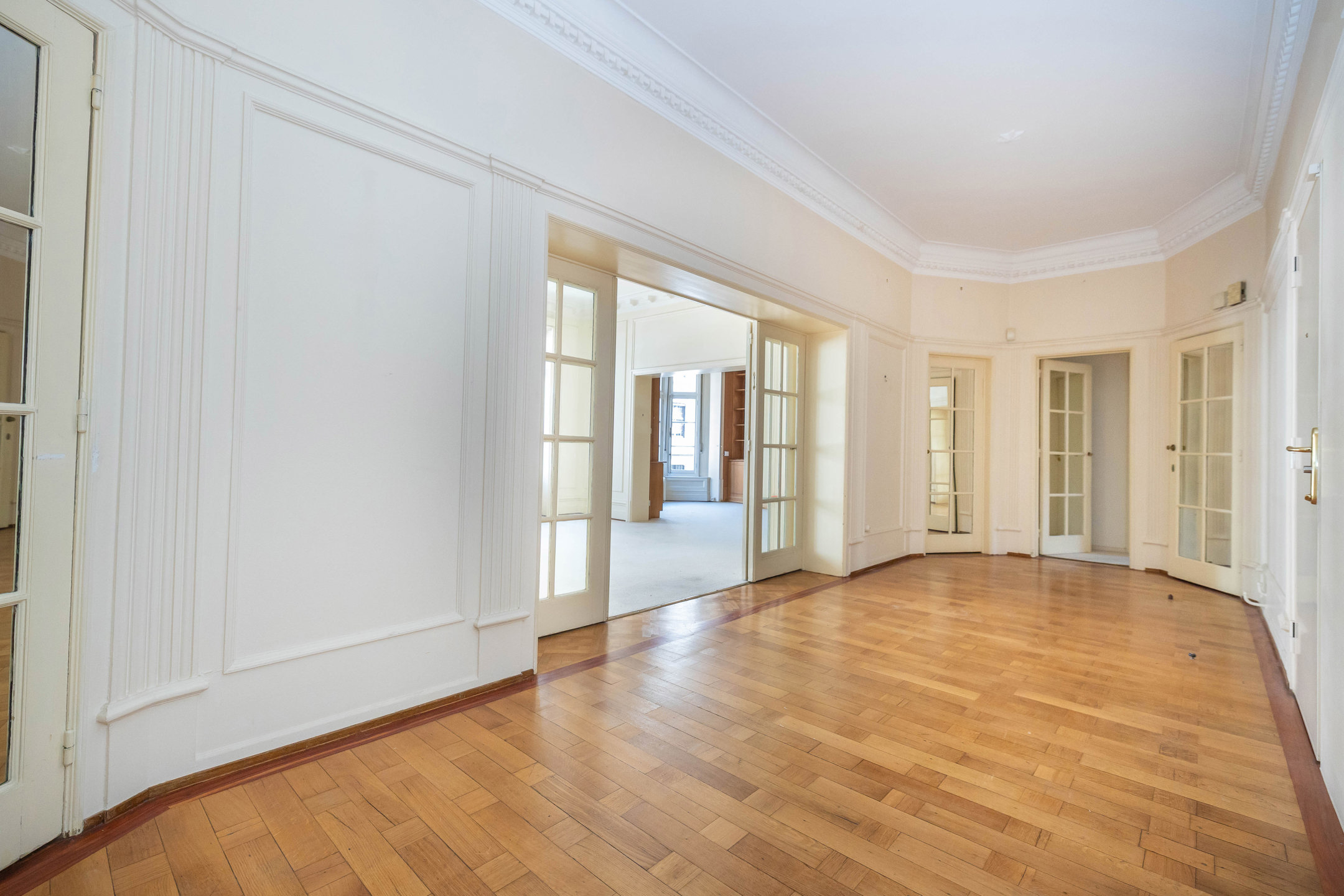 Apartment for sale in Ixelles with 3 bedrooms - photo 5