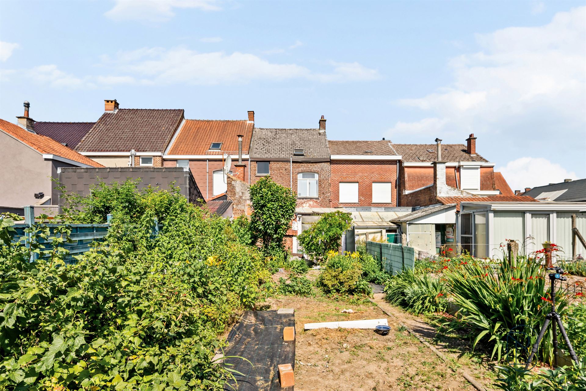 Karaktervolle woning met 3 slpk & tuin - veel potentieel! - foto 4