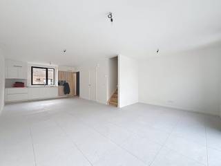 Deze nieuwbouwwoning in Deerlijk is op zoek naar eerste bewoners. Met 3 slaapkamers, praktische bergingen en een tuin is dit een...