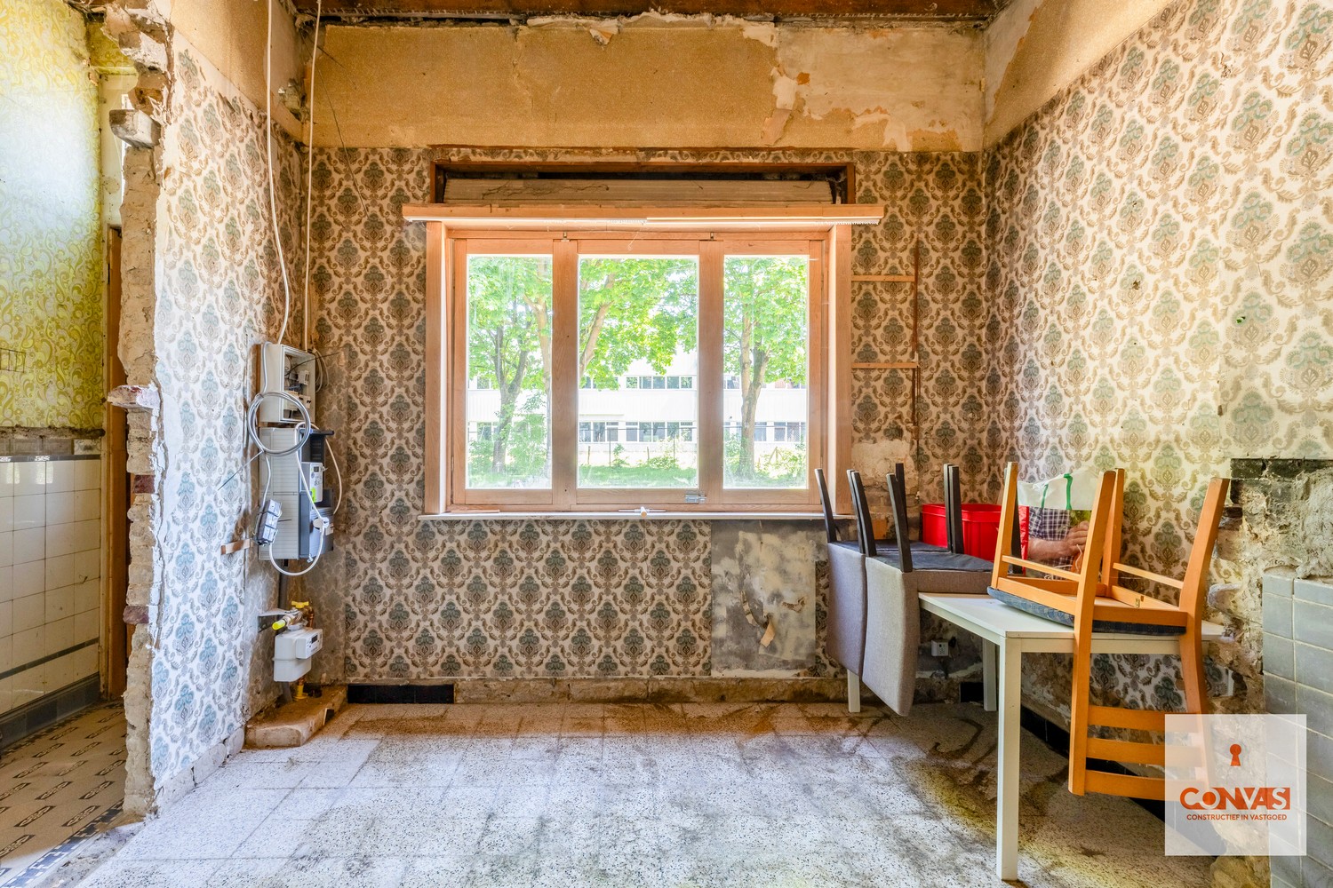 Te renoveren woning met veel potentieel - photo 3