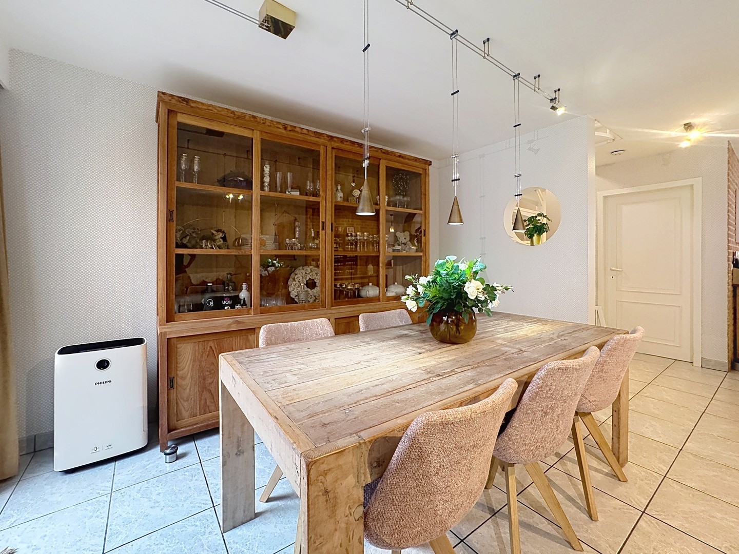 Instapklare gezinswoning met 4 slaapkamers, zonnepanelen met mogelijkheid van een overzolderde garage in Gistel - foto 5