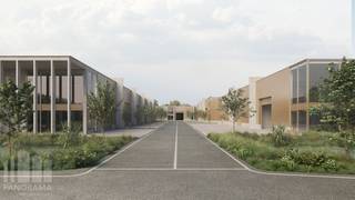 Dit nieuw te bouwen bedrijvenpark omvat KMO-units met oppervlaktes van 128 m² tot 1.090 m², waarbij verschillende units kunnen worden samengevoegd tot grotere entiteiten. De KMO-units, met brandklasse C, zijn opgebouwd uit een staalconstructie met een buitenschil bestaande uit een combinatie van geïsoleerde betonpanelen en sandwichpanelen. De loodsen beschikken over een vrije hoogte van 6 meter, lichtstraten met rookluik, een sectionale poort met afzonderlijke toegangsdeur en individuele nutsleidingen die inbegrepen zijn in de prijs. Tevens zijn de 3 privatieve parkeerplaatsen ook voorzien in de prijs!<br /><br />Het KMO-park is uitstekend gelegen op slechts 5 minuten van de R4 met directe verbinding naar de E17 en E40. Deze ligging zorgt voor snelle en optimale verbindingen richting Gent, Antwerpen, Brussel en omliggende gemeenten.<br /><br />Heeft u interesse of wenst u graag meer details over dit aanbod? Neem contact op met Gill voor meer info, plannen en lastenboek via het nummer 09 219 90 30.