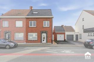 Te koop: halfopen woning in de Nieuwstraat, Ingelmunster, op een centrale locatie nabij stadsrand, openbaar vervoer en voorzieningen. Deze charmante...