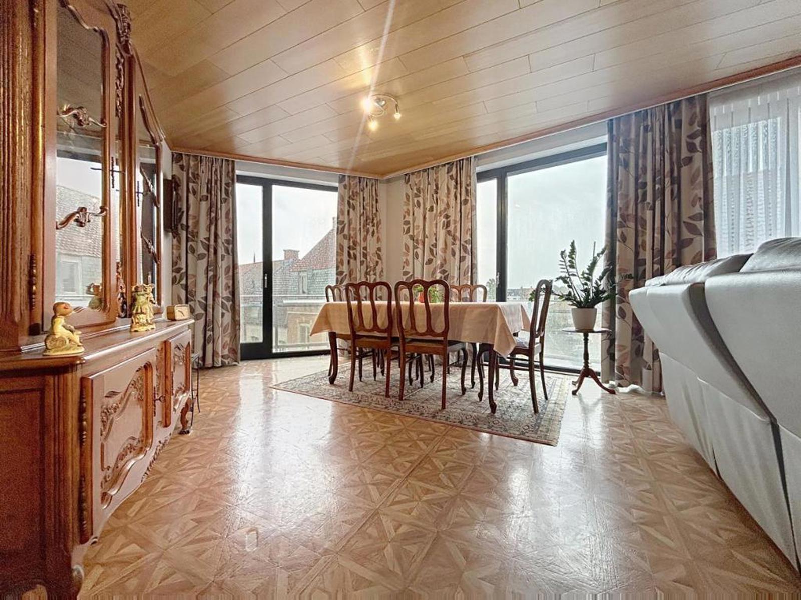 Centraal gelegen appartement met 2 slpks en garage - foto 4