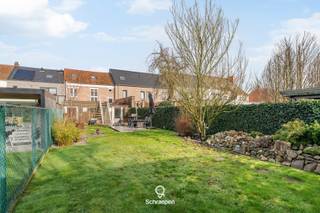 We vinden deze karaktervolle woonst met handelsruimte op absolute toplocatie in Zonhoven-centrum. Voor meer informatie...