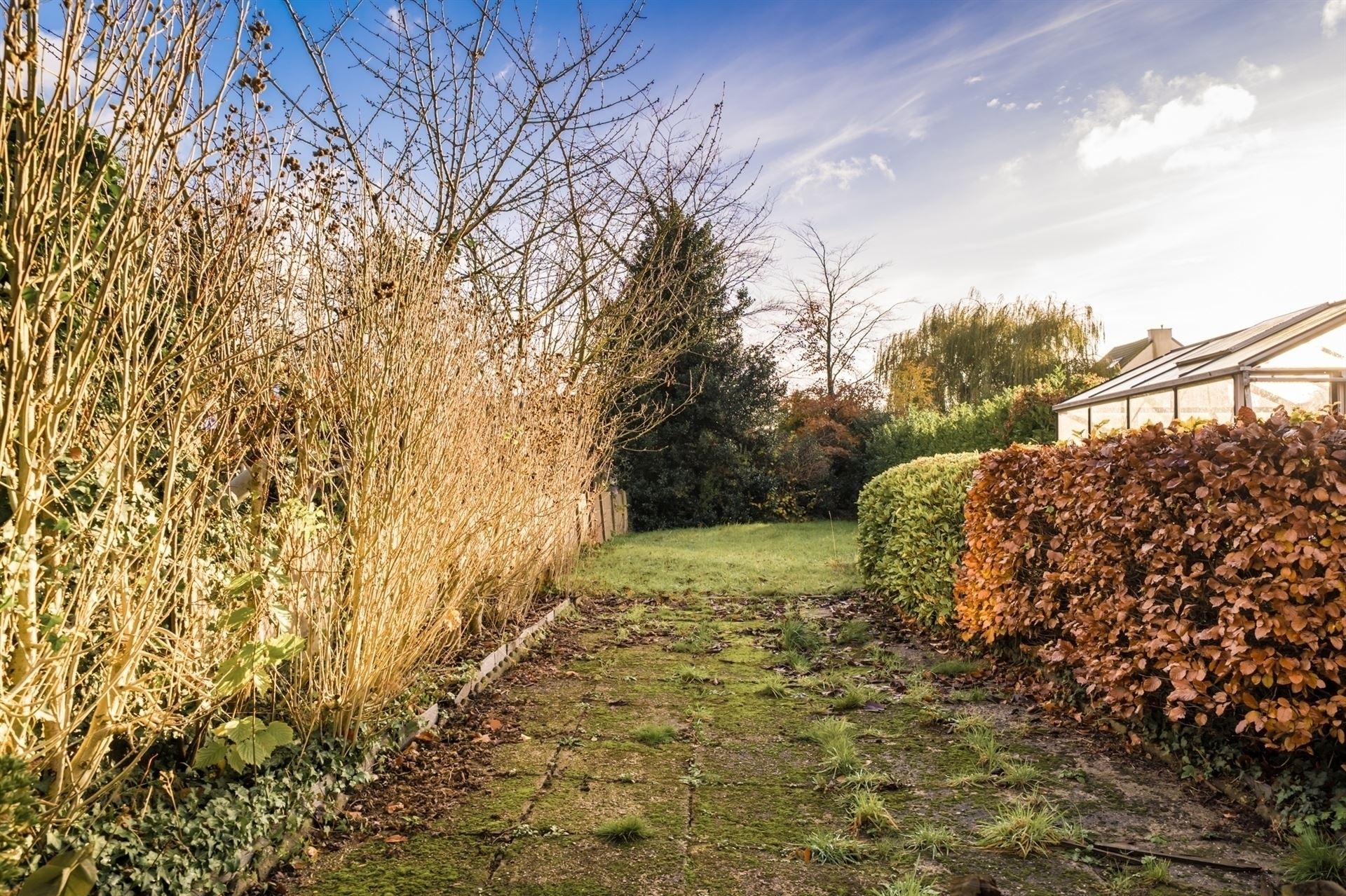 Te renoveren woning met 4 slpks en tuin. - foto 3