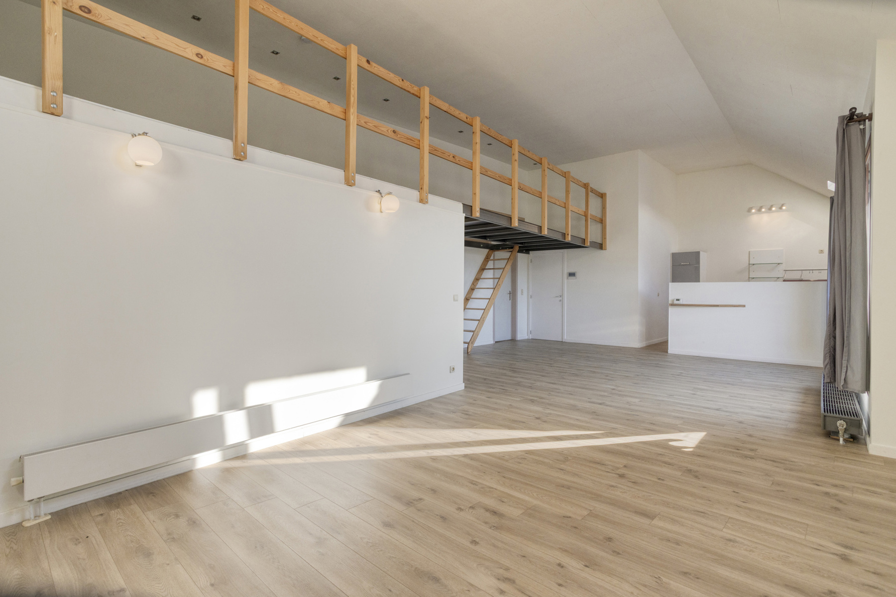 Appartement met 3 slaapkamers, terras en parkeerplaats - foto 4