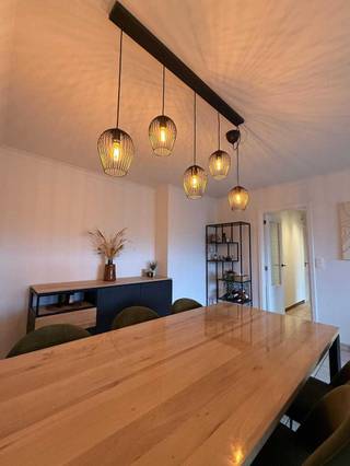 Energiezuinig verzorgd/gerenoveerd instapklaar 2 slaapkamer appartement.U komt binnen in de inkomhal met ingebouwde opbergruimte en plaats voor een...