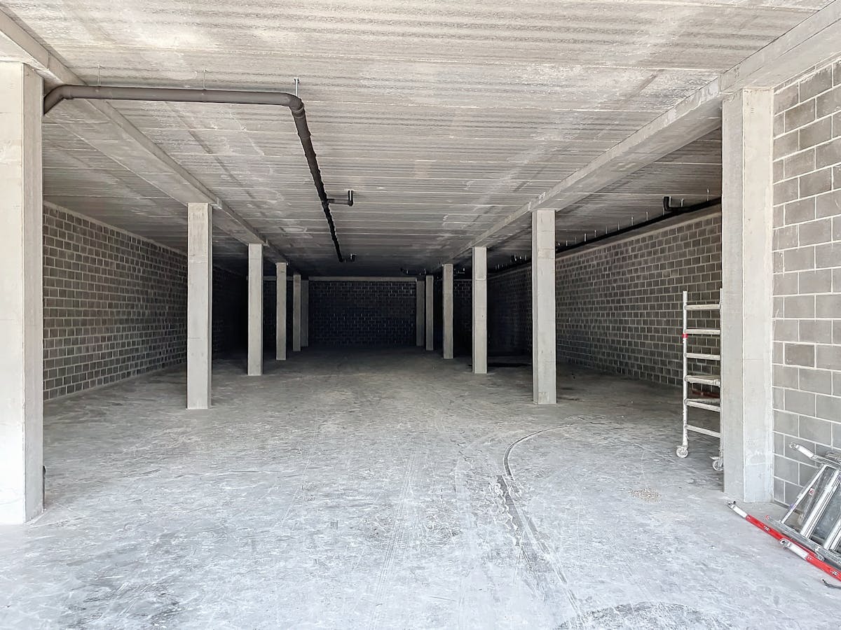 Nieuwbouw handelsruimte te huur (533 m²) te Veurne - foto 4