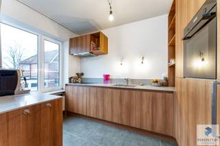 SINT-KRUIS - RICHTRIJS - Goed gelegen gerenoveerd appartement met 2 slaapkamers en terras in een kleinschalige residentie vlakbij de ring van...