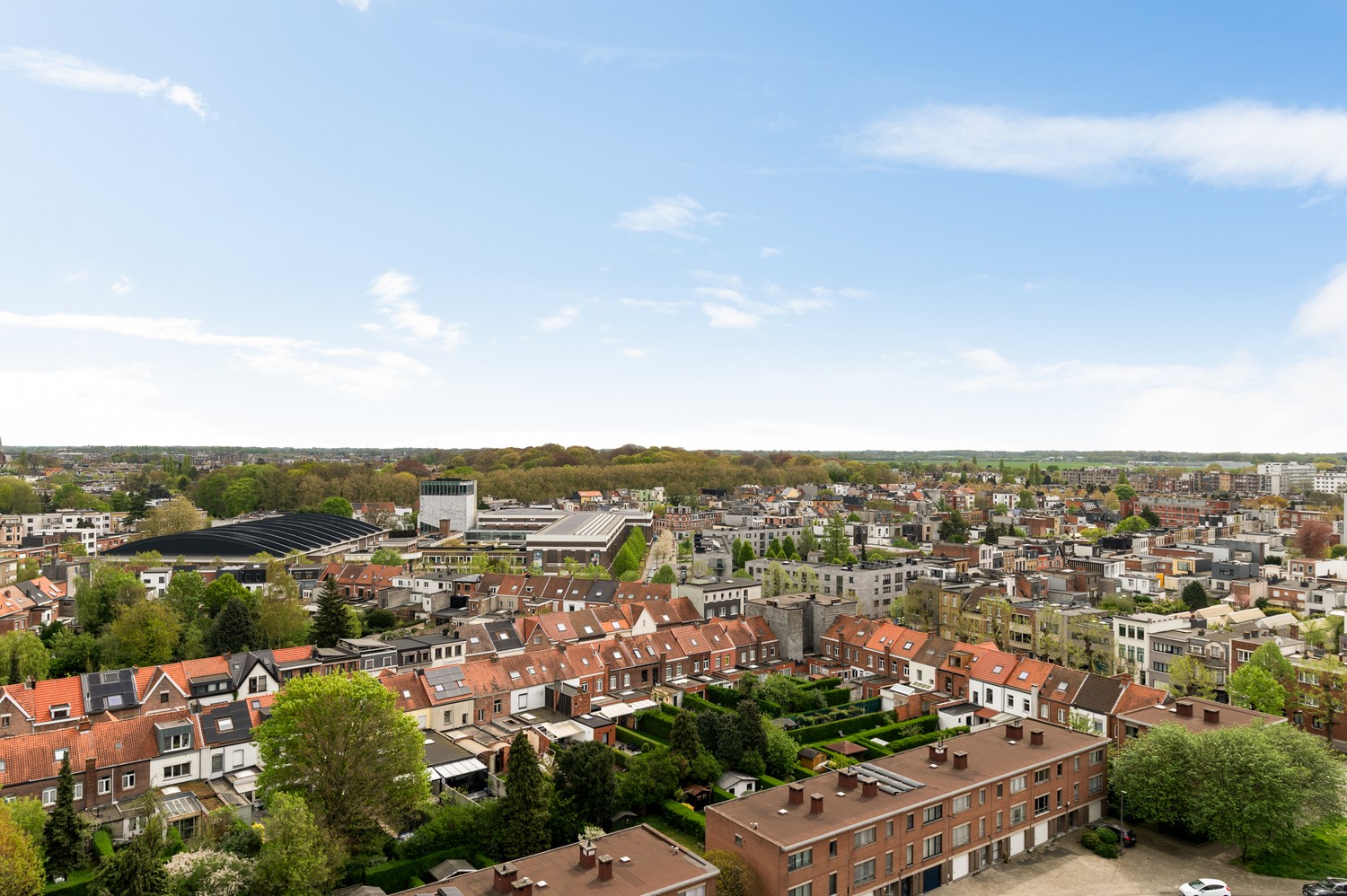 Ruim appartement  met 3 slaapkamers en garage te Berchem! - foto 2