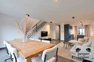 Energiezuinig duplexappartement in groene omgeving Dit duplexappartement met luxueuze afwerkingsgraad is top ingericht. Op de 1ste verdieping vinden...