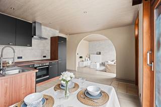 Op zoek naar de ideale combinatie van rust, comfort en een toplocatie? Dit instapklare appartement aan de Donklaan 116 in Berlare biedt u het...